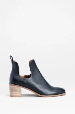 Valla Cut Out Boot