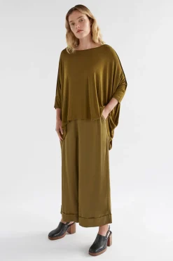 Wide Stretch Top